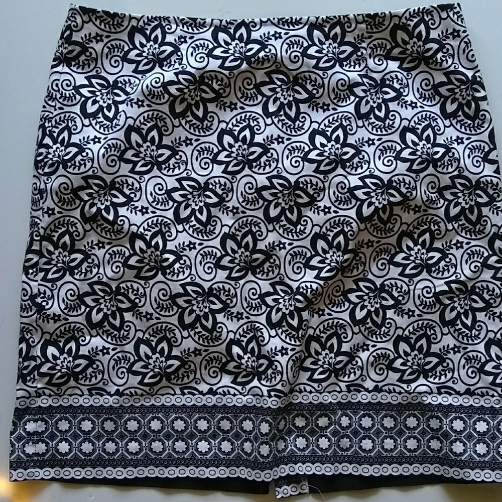 Geoffrey Beene sport stretch SKIRT size 12 NWOT